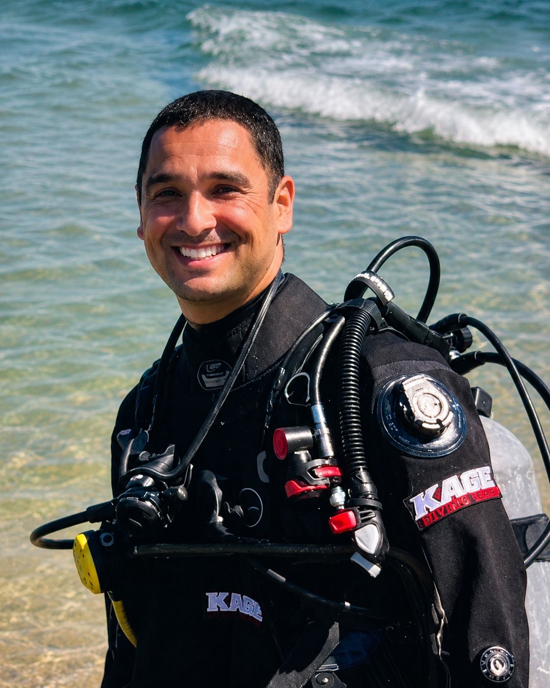 Carlos Uchida, PADI Divemaster formado pela KAGE DIVING TEAM com instrutor Rodrigo Kage no Japão