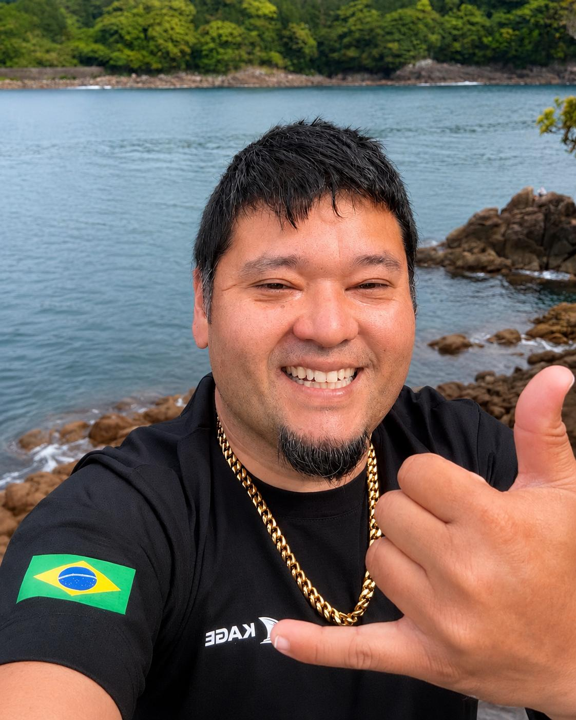 Rodrigo Kage instrutor PADI selfie mergulho Kumano Japão